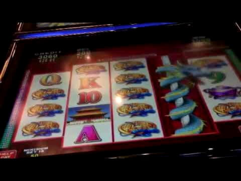 125 Free Spins no deposit at Royal Panda Casino