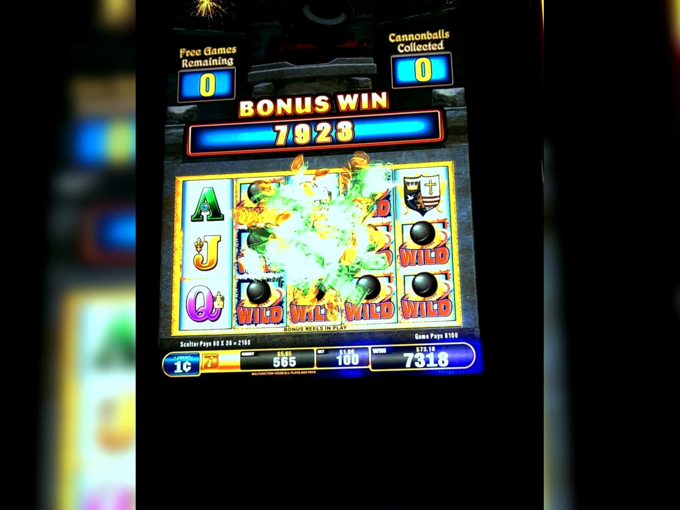 275 Free Spins no deposit at Royal Panda Casino