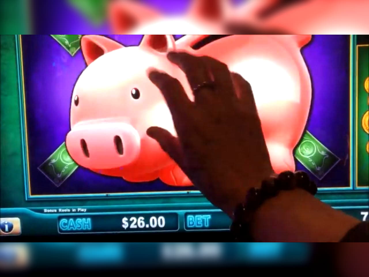€980 Mobile freeroll slot tournament at Emu Casino