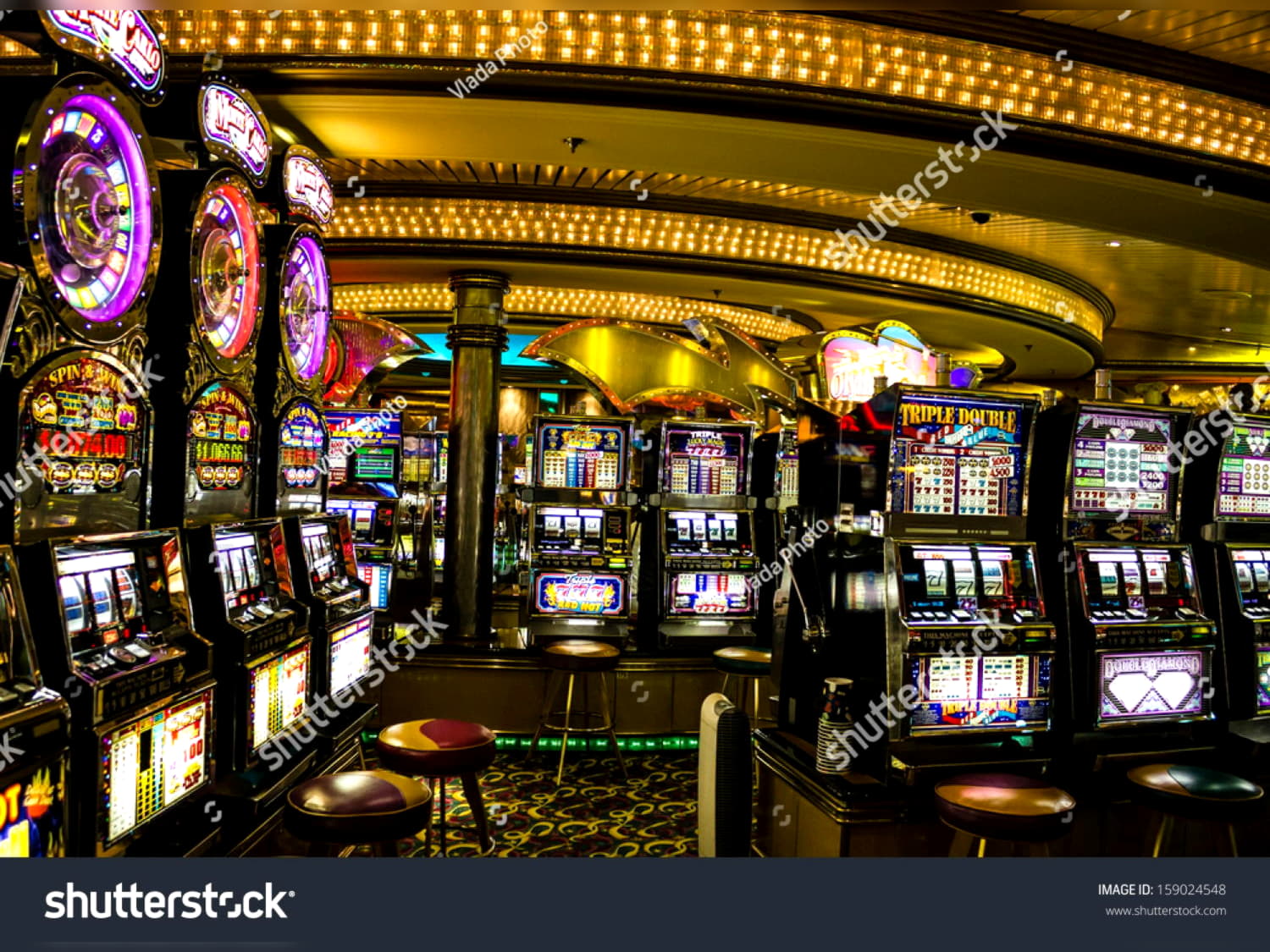 EUR 565 Mobile freeroll slot tournament at Dubai Casino Online