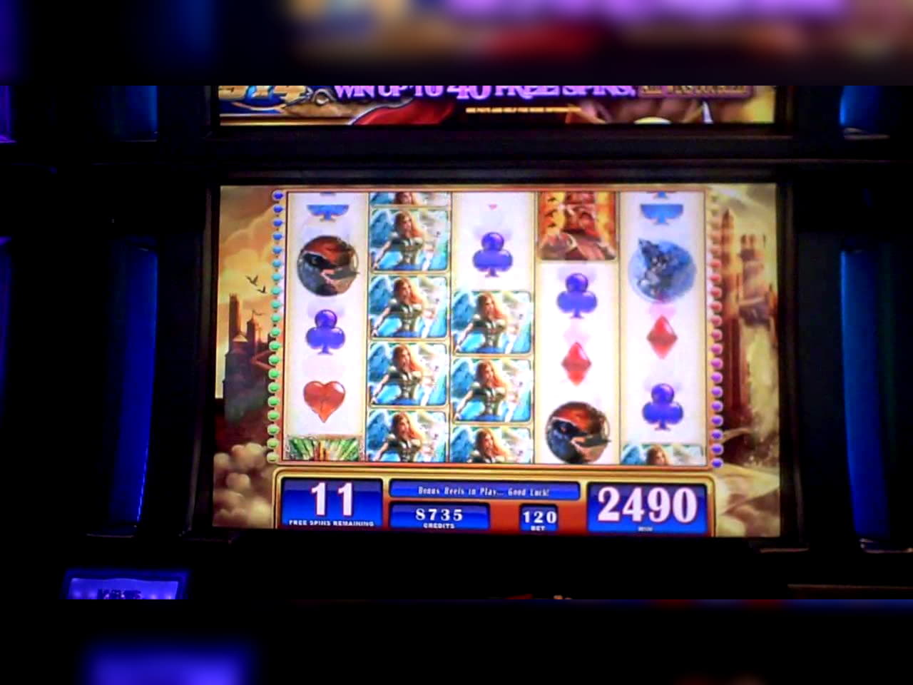 €470 Daily freeroll slot tournament at Golden Star Casino