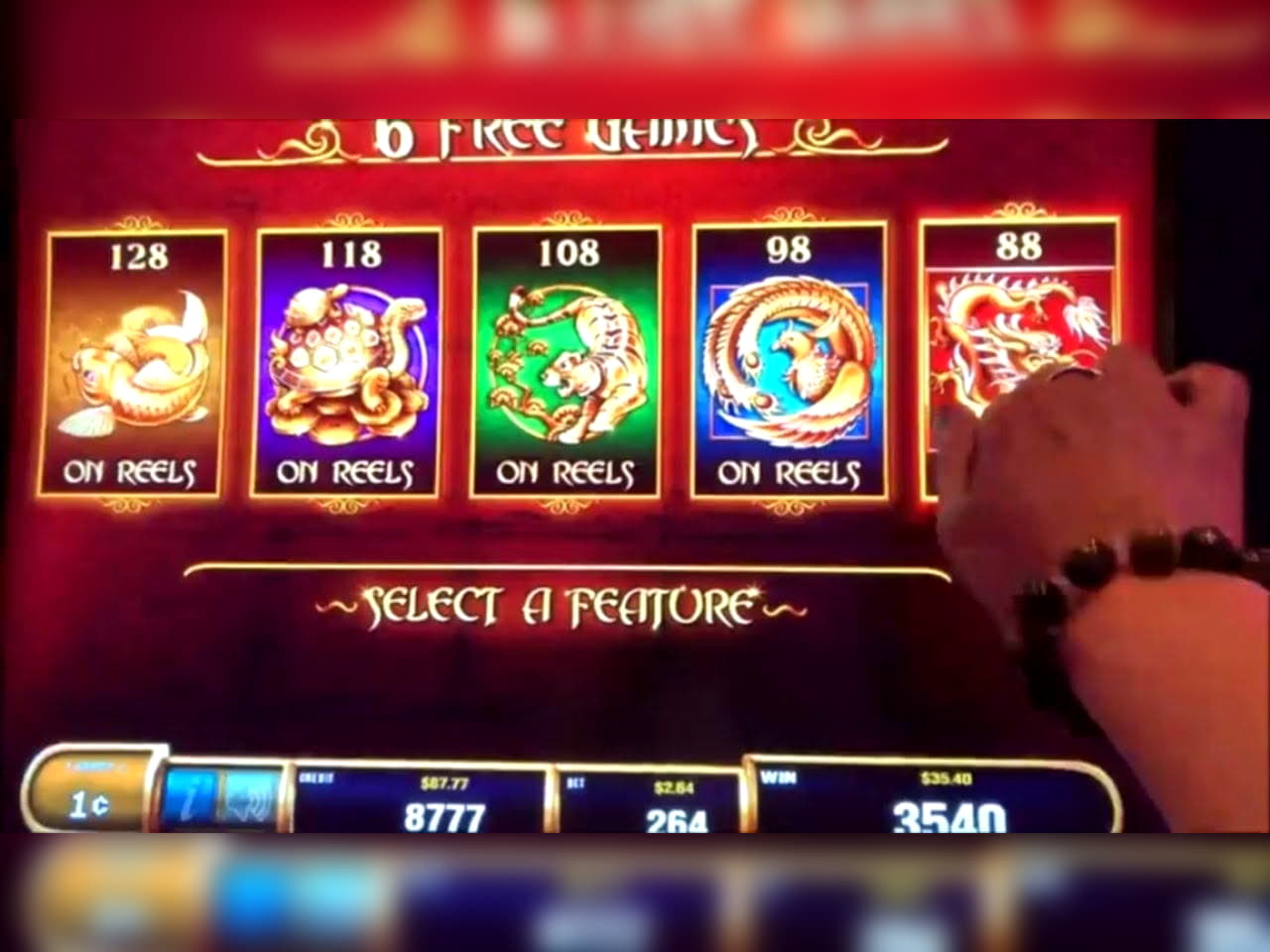 995% Best signup bonus casino at Royal Panda Casino