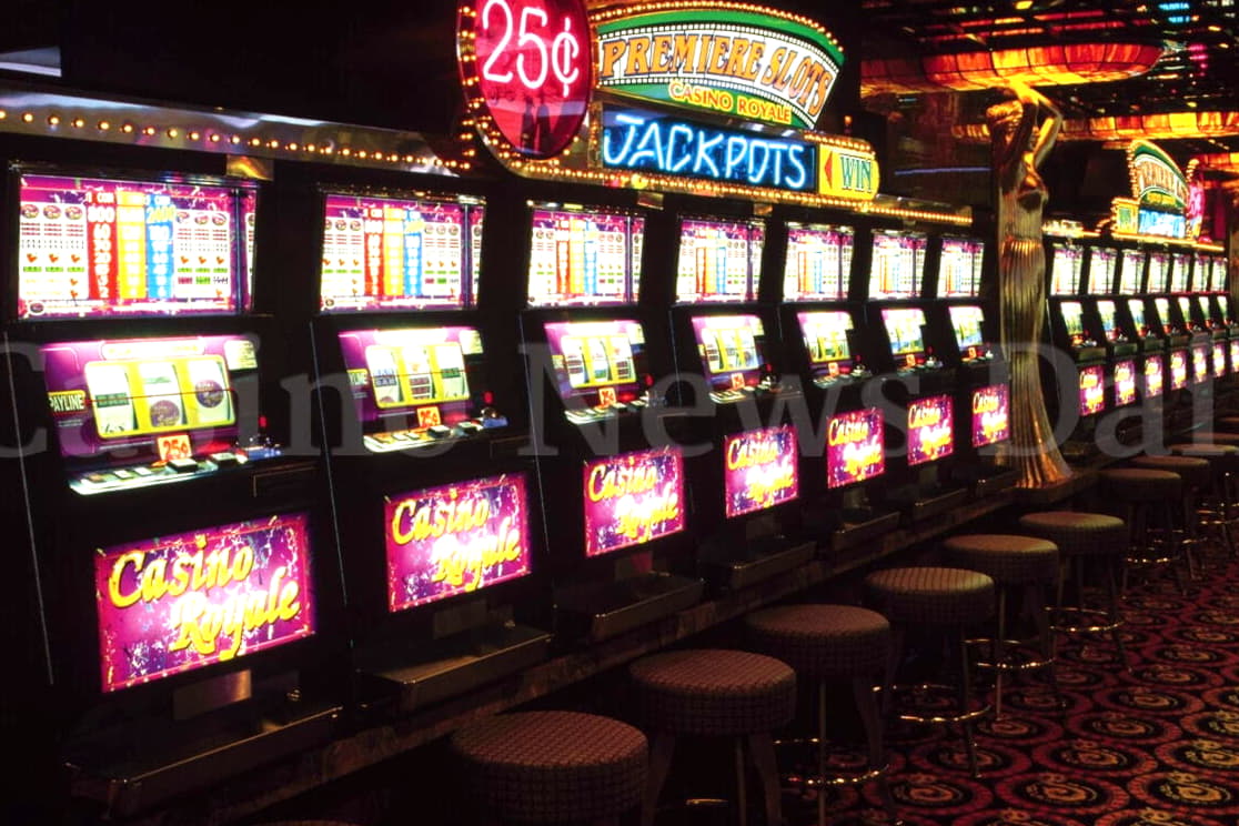 295 Free Spins no deposit at Quatro Casino